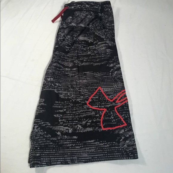 Kidsβ Under Armour Large Logo Graphic Patterned Shorts Size XL - Picture 7 of 7